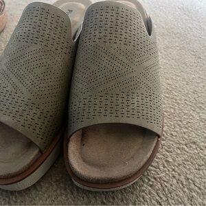 These are new, never worn. Comfortable just changed my mind on them for me.